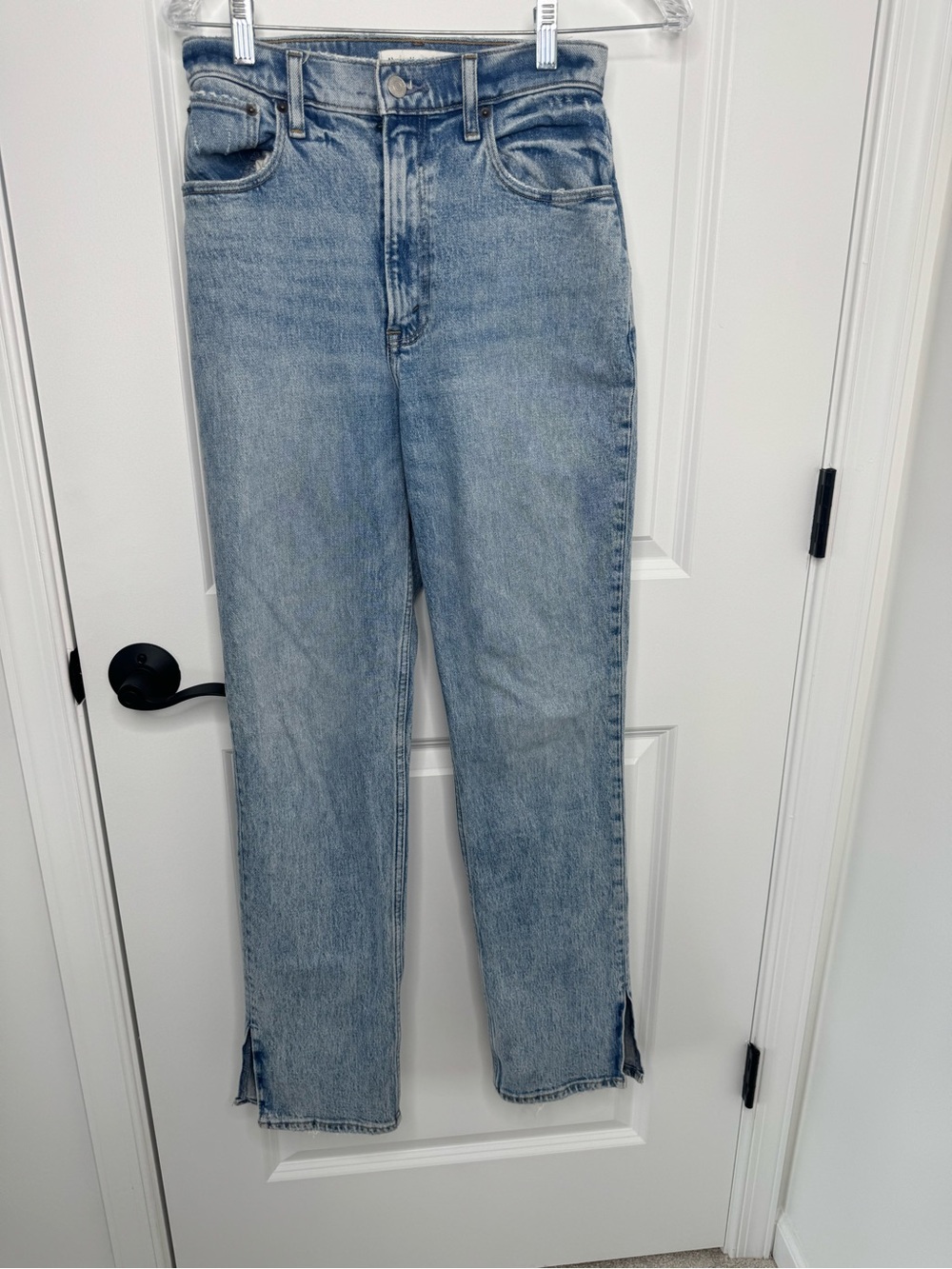 Abercrombie & Fitch Curve Love 90’s straight ultra high rise side slit jeans 26